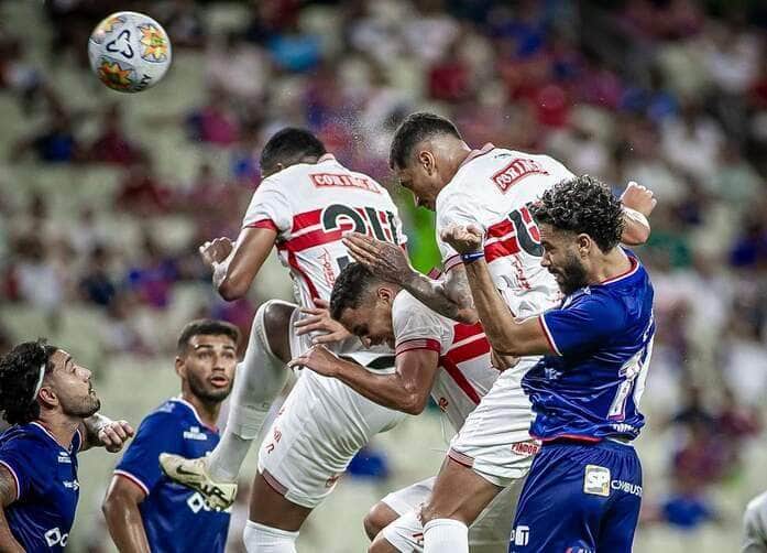 Lance do jogo entre Fortaleza x CRB. Imagem: Flickr CRB