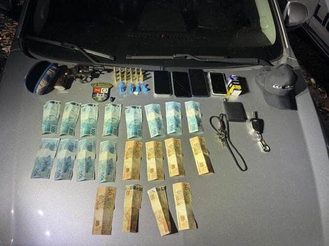 Ação policial em Várzea Grande resulta em prisão por tráfico e porte ilegal de arma