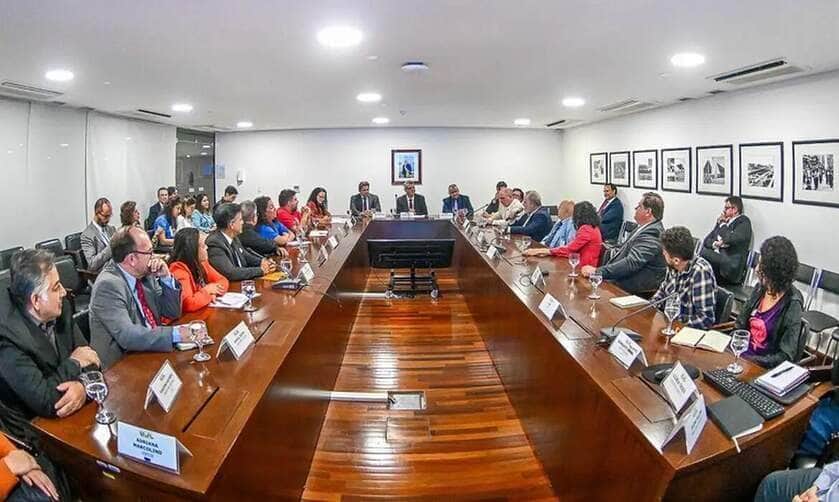 Haddad explica reforma do IR para centrais sindicais