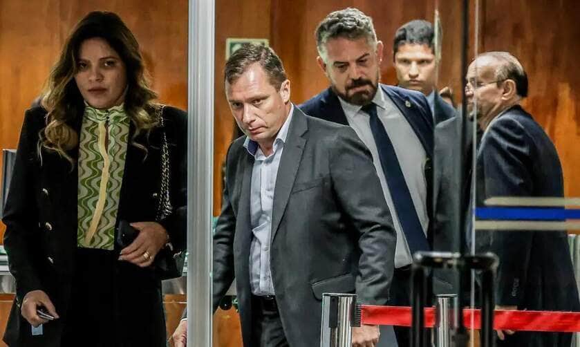 Brasília (DF) 21/11/2024 - Mauro Cid, ex-ajudante de ordens de Jair Bolsonaro, deixando STF após depoimento.
Foto: Felipe Sampaio/STF