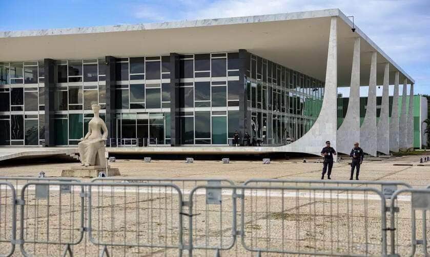 Brasília, (DF) 25/03/2025 - O Supremo Tribunal Federal começa a julgar, o ex-presidente Jair Bolsonaro e mais sete denunciados pela trama golpista vão se tornar réus na ação.
O caso será julgado pela Primeira Turma da Corte, colegiado formado por cinco dos 11 ministros que compõem o tribunal. 
Foto: Fabio Rodrigues-Pozzebom/Agência Brasil