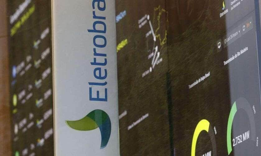 Dados exibidos em painel no edifício sede da Eletrobras, no centro do Rio de Janeiro. A holding Centrais Elétricas Brasileiras S.A. atua na geração, transmissão e distribuição de energia.