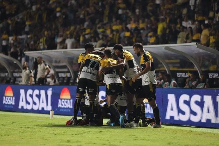 Lance de Criciúma x Athletic. Imagem: Celso da Luz/Criciúma