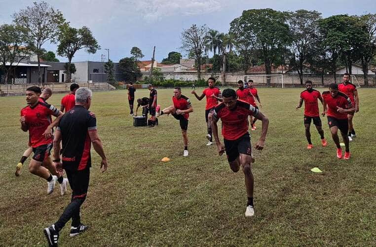 Ferroviária x Atlético-GO ao vivo: onde assistir, escalações e detalhes do confronto pela Série B. Imagem: Divulgação Atlético-GO