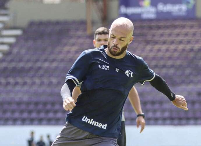 Ferroviária x Remo ao vivo: onde assistir e escalações do duelo na Série B. Imagem: Divulgação Ferroviária