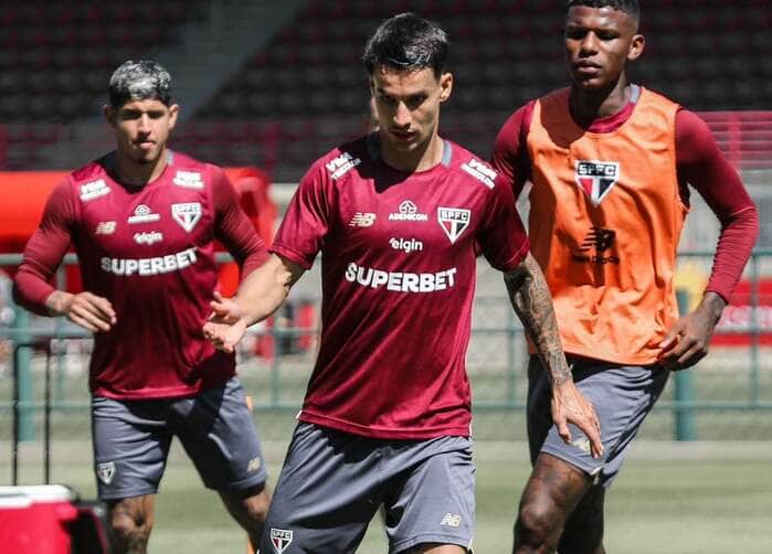 São Paulo x Cruzeiro: Onde assistir, escalações e o que esperar do duelo no Morumbis pelo Brasileirão 2025. Imagem: SPFC