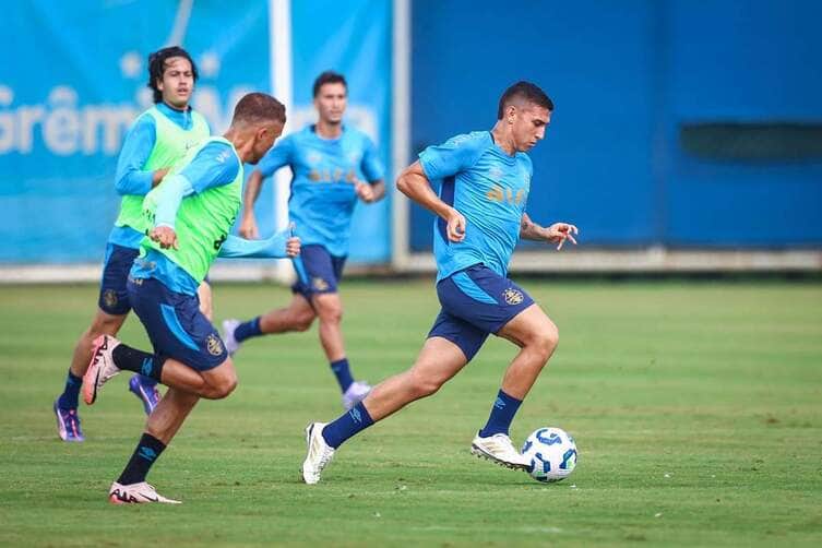 Grêmio x Flamengo neste domingo (13): Saiba onde assistir, escalações e detalhes do confronto pela 3ª rodada do Brasileirão 2025. Imagem: Lucas Uebel/GFBPA
