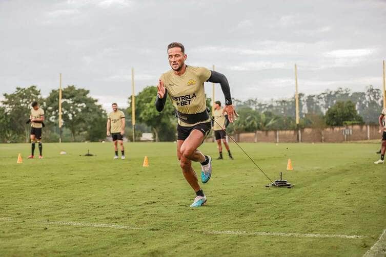 Criciúma x Athletic ao vivo: veja onde assistir, escalações e detalhes da 3ª rodada da Série B. Imagem: Celso da Luz/Criciúma