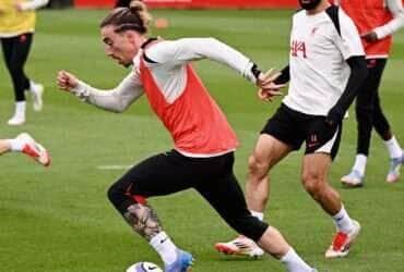 Liverpool x Tottenham: Saiba onde assistir ao vivo e veja as escalações do jogo que pode decidir a Premier League. Imagem: Divulgação Liverpool