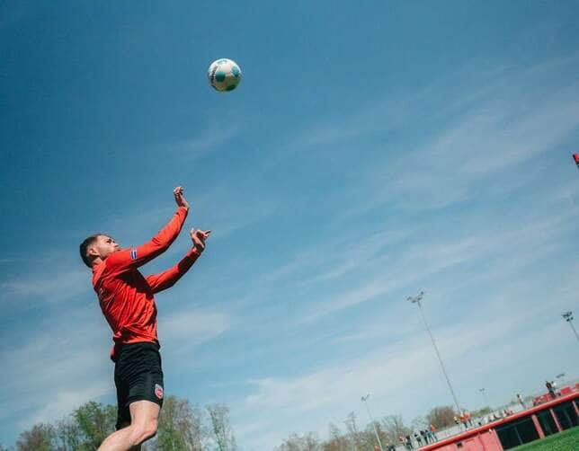 Heidenheim x Bochum ao vivo: onde assistir, escalações e tudo sobre o confronto decisivo da Bundesliga. Imagem: Divulgação Heidenheim