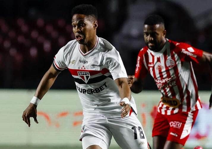São Paulo x Fortaleza: onde assistir, escalações e tudo sobre o duelo no Morumbi. Imagem: SPFC