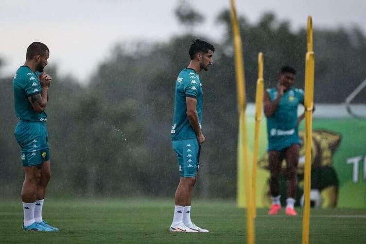 Confira onde assistir Cuiabá x Avaí ao vivo pela 2ª rodada da Série B 2025 e detalhes das equipes. Imagem: AssCom Dourado