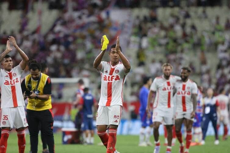 Internacional x Palmeiras: onde assistir, escalações e tudo sobre o duelo da 4ª rodada do Brasileirão. Imagem: Ricardo Duarte/SCI