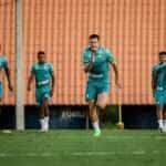 Atlético-GO e Cuiabá duelam pela ponta da Série B em confronto eletrizante neste domingo. Imagem: AssCom Dourado