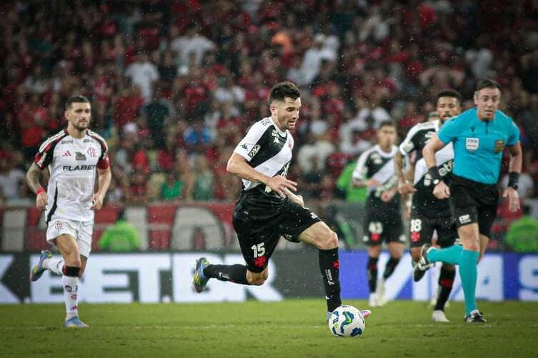 Vasco encara o Lanús em duelo direto pela liderança da Sul-Americana em São Januário. Imagem: Matheus Lima/CR Vasco