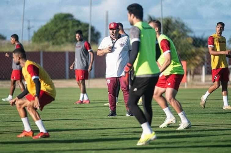 Paysandu x CRB: Onde assistir ao vivo, escalações e tudo sobre o duelo decisivo na Série B. Imagem: @franciscocedrimfotografia