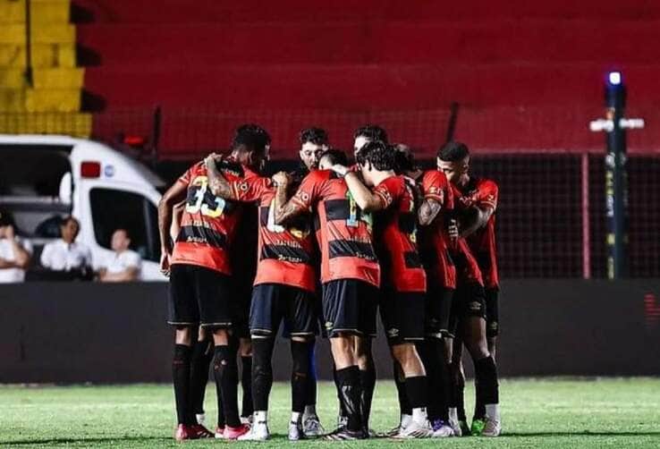Corinthians x Sport: onde assistir ao vivo, escalações e clima tenso no duelo da 5ª rodada do Brasileirão. Imagem: @paulopaivafoto @sportrecife Corinthians x Sport: onde assistir ao vivo, escalações e clima tenso no duelo da 5ª rodada do Brasileirão. Imagem: @paulopaivafoto @sportrecife