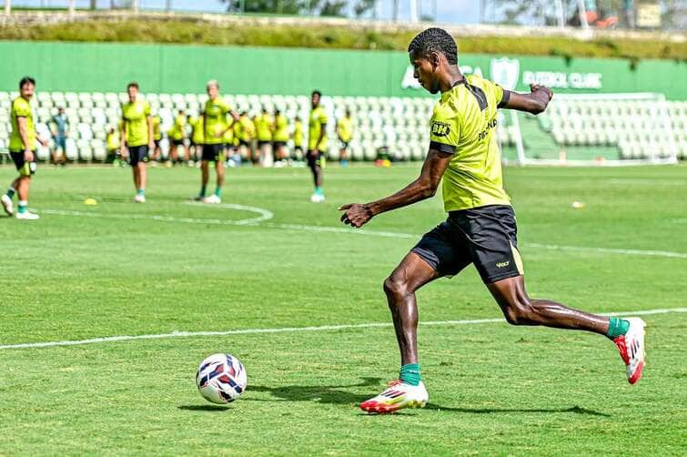 Avaí x América-MG: onde assistir, escalações e tudo sobre o confronto na Série B. Imagem: @photompanda América