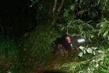 Vítima foi identificada como Messias Souza da Costa, de 33 anos; veículo ficou completamente destruído