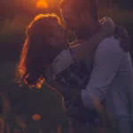 Signos do zodíaco que não superam o primeiro amor: desejam vivê-lo novamente