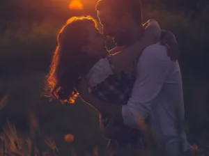 Signos do zodíaco que não superam o primeiro amor: desejam vivê-lo novamente
