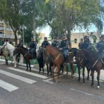 Cavalaria da PM intercepta dupla com drogas em Nova Mutum