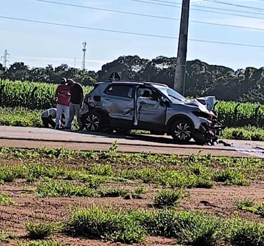 Mato Grosso: Acidente na BR-070 deixa dois feridos em colisão com caminhão