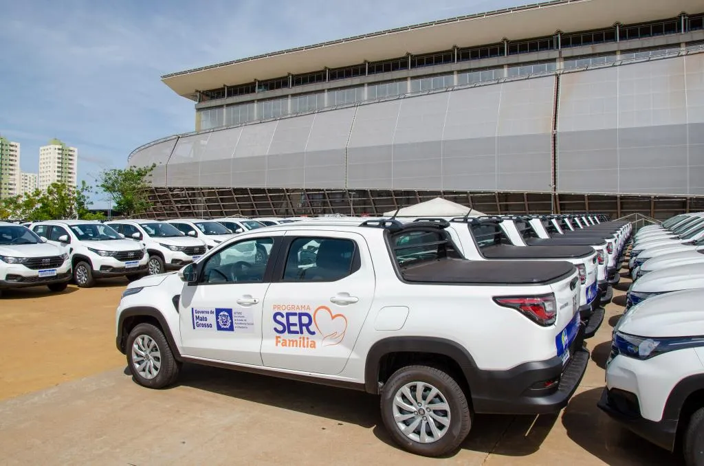 Governo de Mato grosso entrega veículos em 141 municípios para assistência social