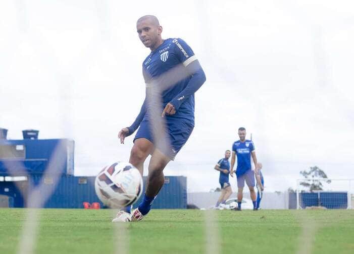 Avaí x Novorizontino ao vivo: onde assistir, escalações e estreia de técnicos na Série B. Imagem: Guilherme Griebeler/Avaí