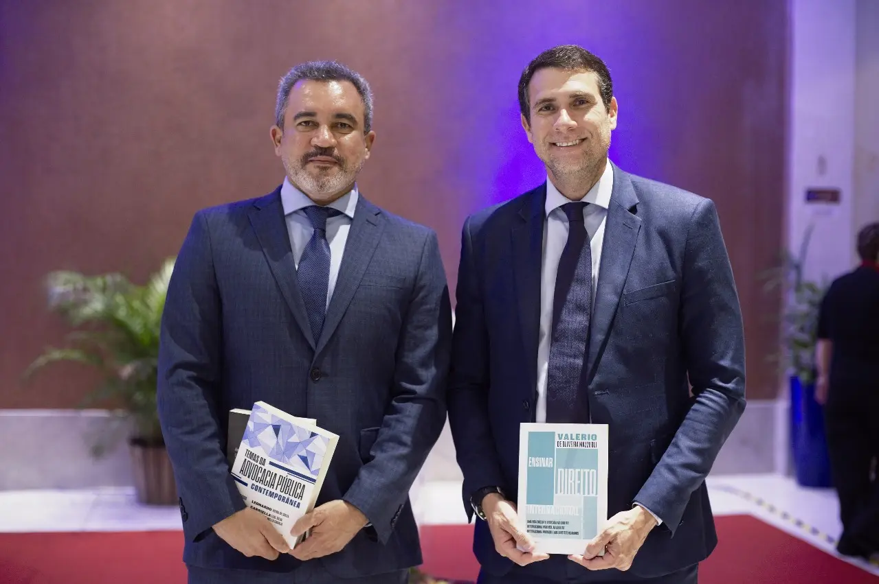Magistrados participam de lançamento de obras na Universidade Federal de Mato Grosso
