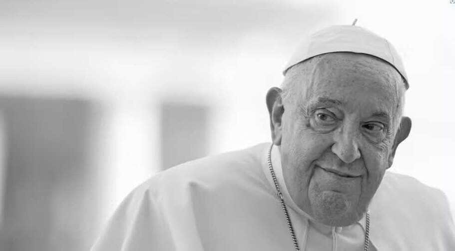 Aos 88 anos, Jorge Mario Bergoglio faleceu nesta segunda-feira (21), deixando um legado de simplicidade, reformas e compromisso com os marginalizados
