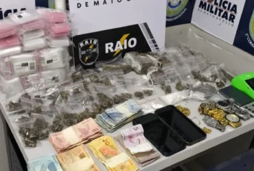 Tráfico em Mato Grosso: Casal é preso com drogas, dinheiro e objetos suspeitos em residência da Capital