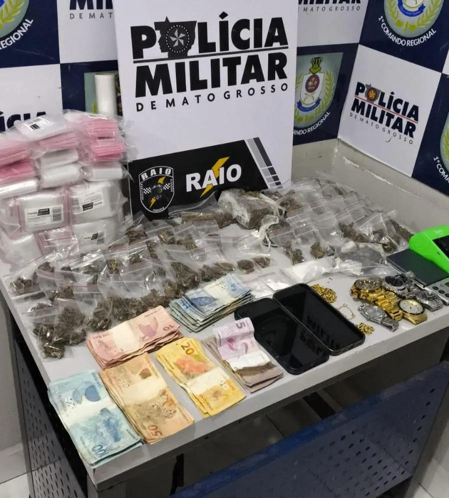 Tráfico em Mato Grosso: Casal é preso com drogas, dinheiro e objetos suspeitos em residência da Capital