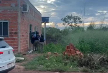 Reféns resgatados: Polícia cerca casa e prende criminoso armado em Mato Grosso