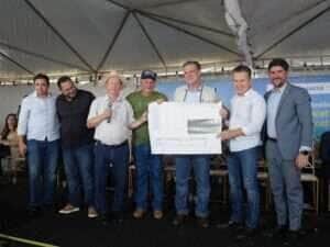 Prefeito de Sinop entrega a ministro projeto de construção de mercado municipal; investimento é de R$ 9 milhões