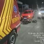 Acidente ocorreu próximo ao Hospital São Lucas; vítima estava sem capacete e foi encaminhada ao Pronto Atendimento Municipal com escoriações e contusão no braço