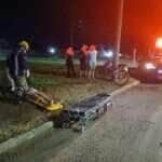 Motociclista de 20 anos fica ferida após colidir com poste em Lucas do Rio Verde