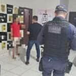 Segundo a vítima, o suspeito se exaltou após ela retornar de uma festa com as filhas; caso foi atendido pela GCM no bairro Industrial