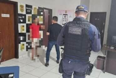 Segundo a vítima, o suspeito se exaltou após ela retornar de uma festa com as filhas; caso foi atendido pela GCM no bairro Industrial