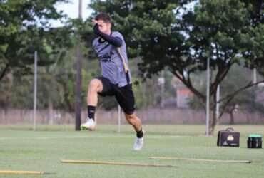 Criciúma x Remo ao vivo: onde assistir, escalações e tudo sobre o confronto da Série B. Imagem: Celso da Luz/Criciúma