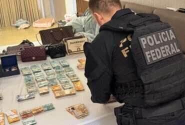 Ação conjunta cumpre 21 mandados e mira rede de lojas suspeita de vender produtos falsificados e importados ilegalmente em shoppings da região metropolitana 