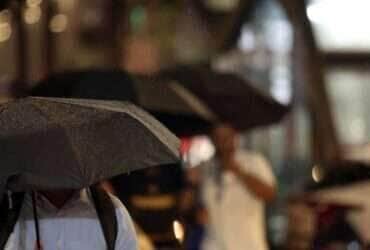 São Paulo (SP), 31/03/2025 - Pessoas durante chuva na Avenida Paulista. Foto: Paulo Pinto/Agência Brasil