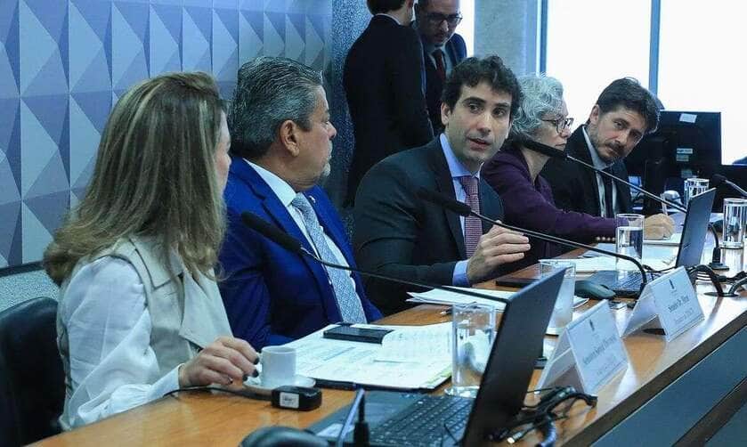 Brasília (DF), 08/04//2025  -O presidente do Banco Central, Gabriel Galípolo, durante reunião da Comissão Parlamentar de Inquérito das Bets.  Foto: Lula Marques/Agência Brasil
