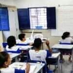 Recife – Alunos da Escola Municipal Abílio Gomes, na capital pernambucana, usam livros didáticos que podem ser proibidos pela Câmara de Vereadores (Sumaia Villela/Agência Brasil)
