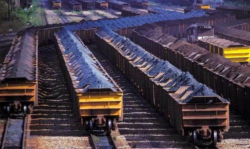 Brasília (DF) 10/02/2025 - Minério de Ferro e pelotas, A matéria-prima essencial para a fabricação do aço é encontrada na natureza em forma de rochas misturada a outros elementos. Por meio de diversos processos industriais com alta tecnologia, o minério de ferro é beneficiado para, em seguida, ser vendido à indústria siderúrgica. Foto: Vale/Arquivo/Divulgação