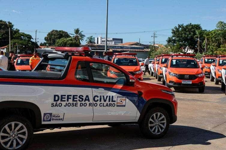 Governo de Mato Grosso entrega veículos para fortalecer ações emergenciais nos municípios