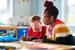 Governo Federal inicia curso de formação de professores em educação especial -