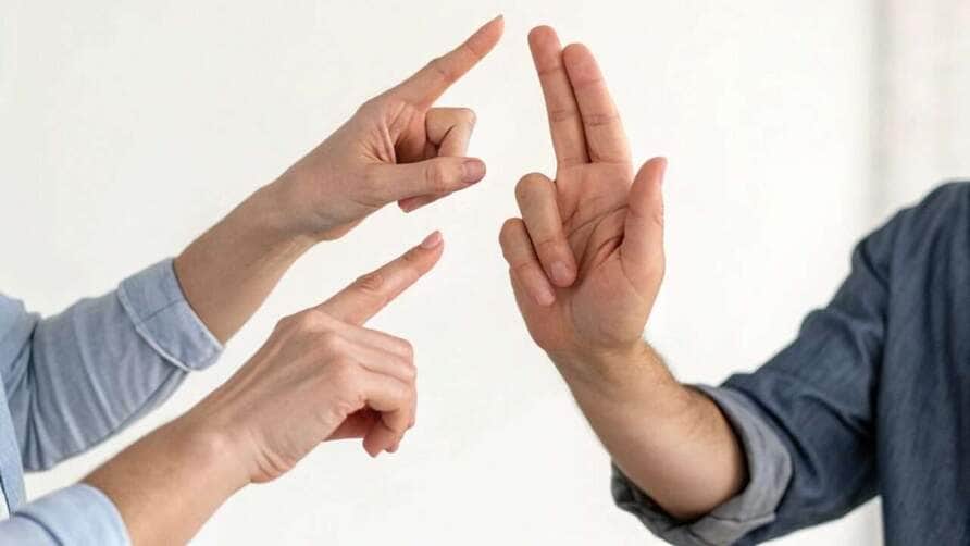 Inclusão pela comunicação: Central de libras atende 65 mil pessoas em Mato Grosso