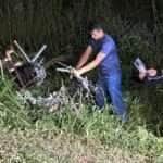 Colisão entre moto e carro aconteceu na noite desta segunda-feira (21), próximo à ponte do Rio Parizinho; motorista do carro foi socorrido
