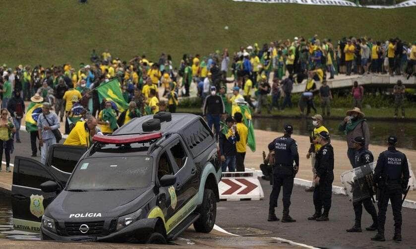 08.01.2023-Golpistas invadem e depredam Palácio do Planalto, STF e Congresso Nacional. Foto: Joédson Alves/Agência Brasil